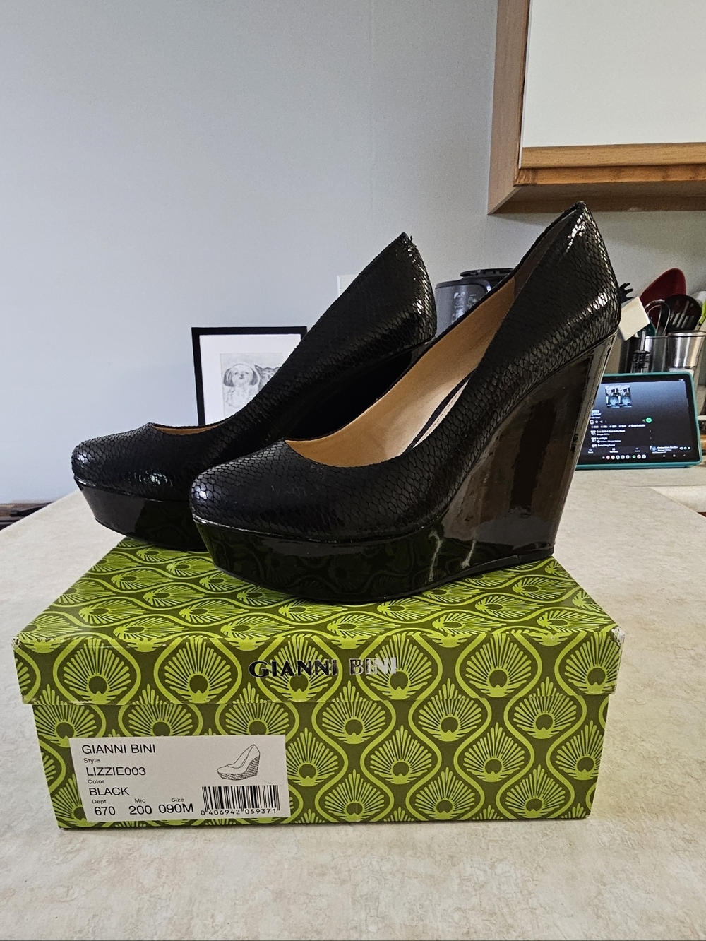 Gianni Bini Lizzie Black Wedges Size 9